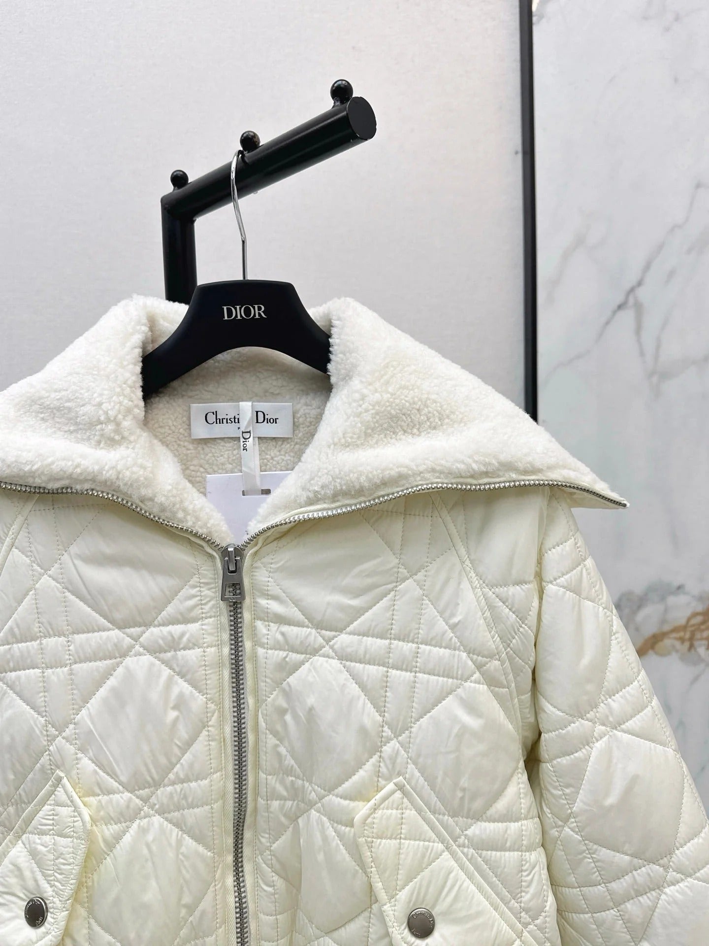 DIOR
