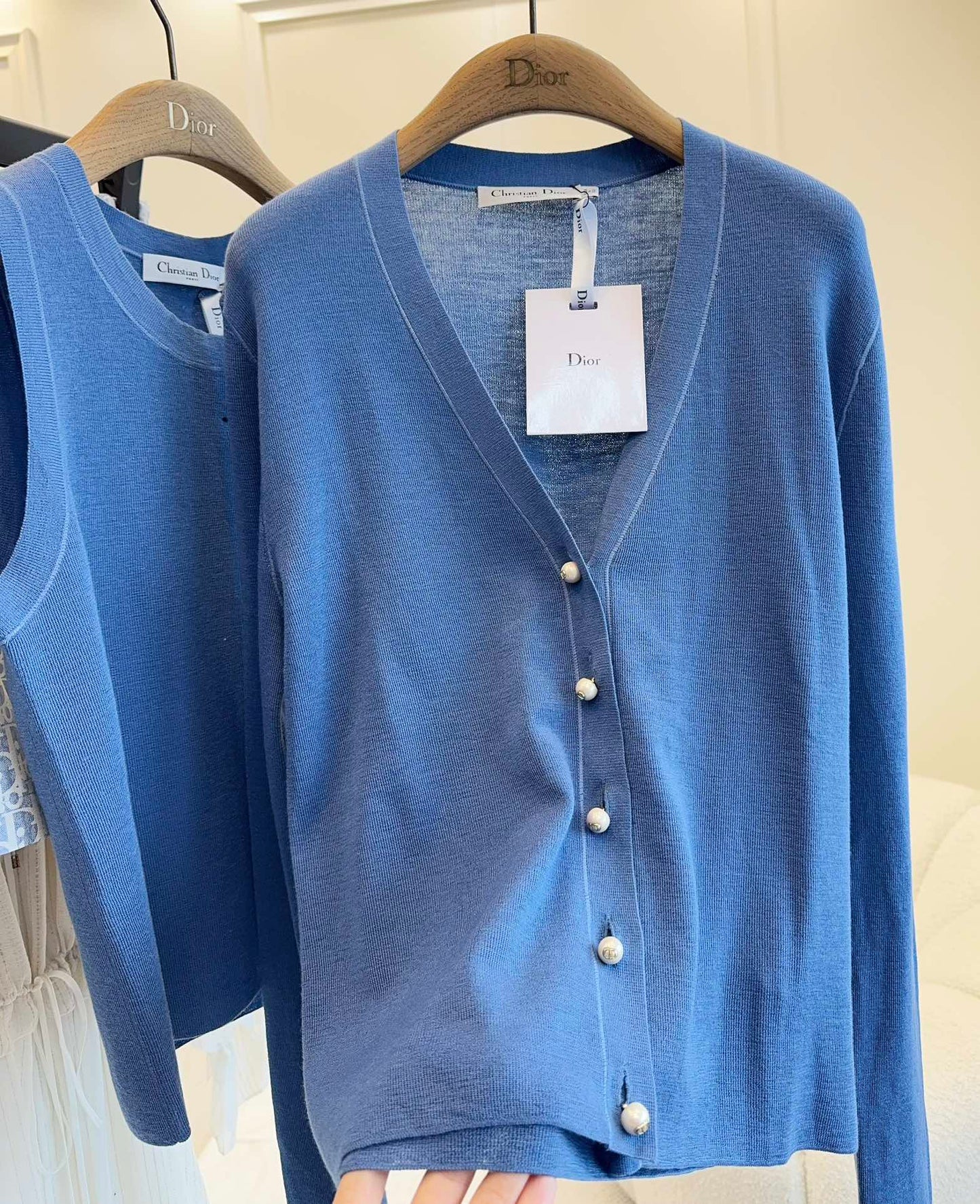 DIOR