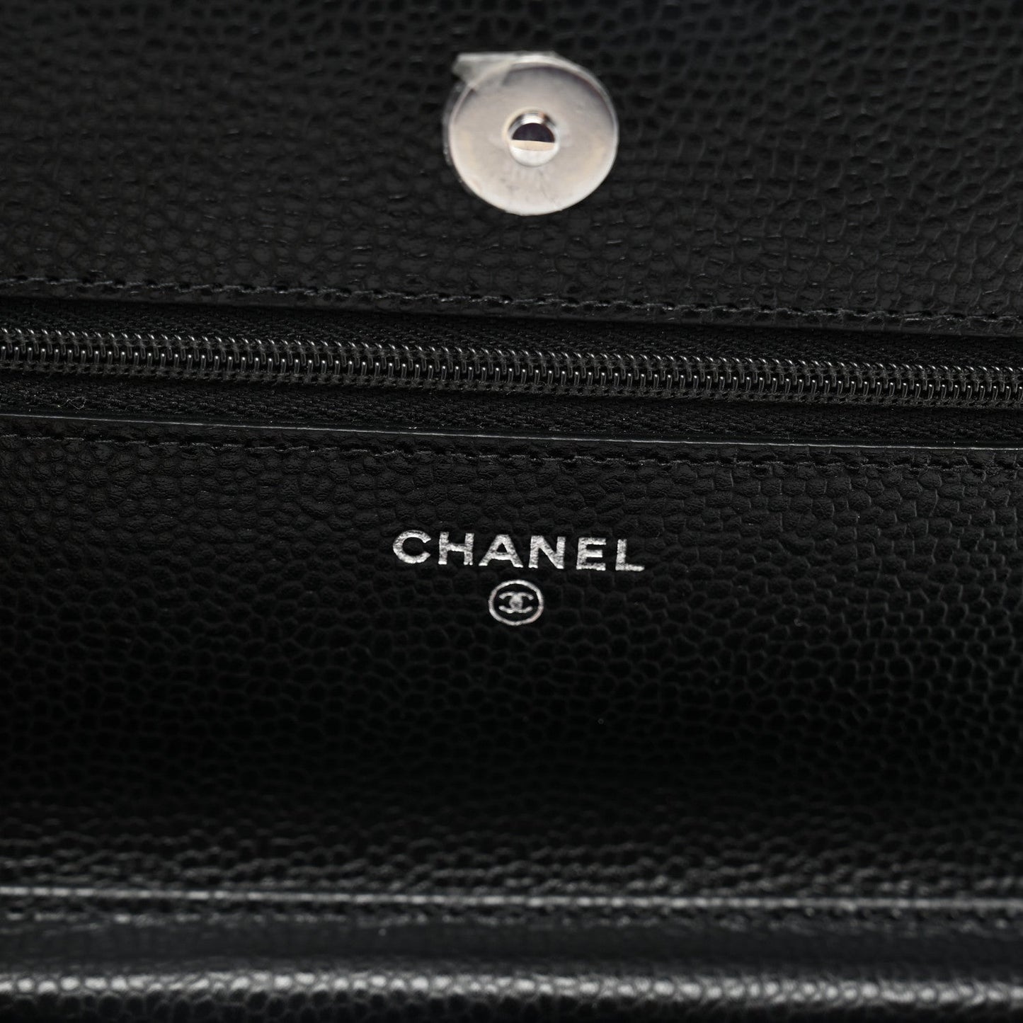 Caviar Quilted Wallet on Chain WOC Black