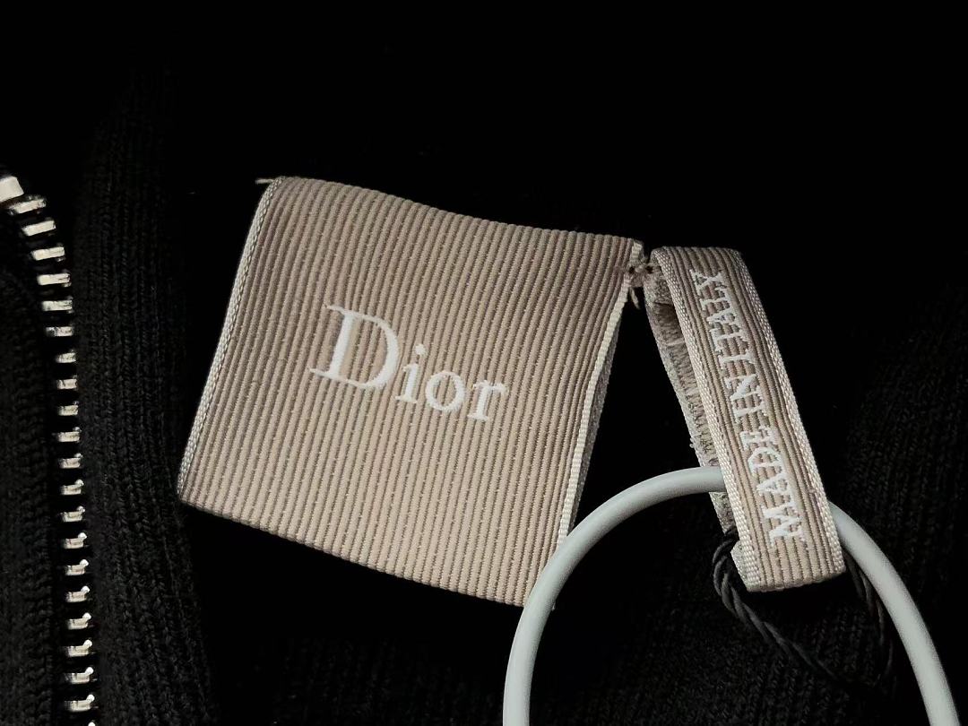 D🔥O🔥 SWEATER