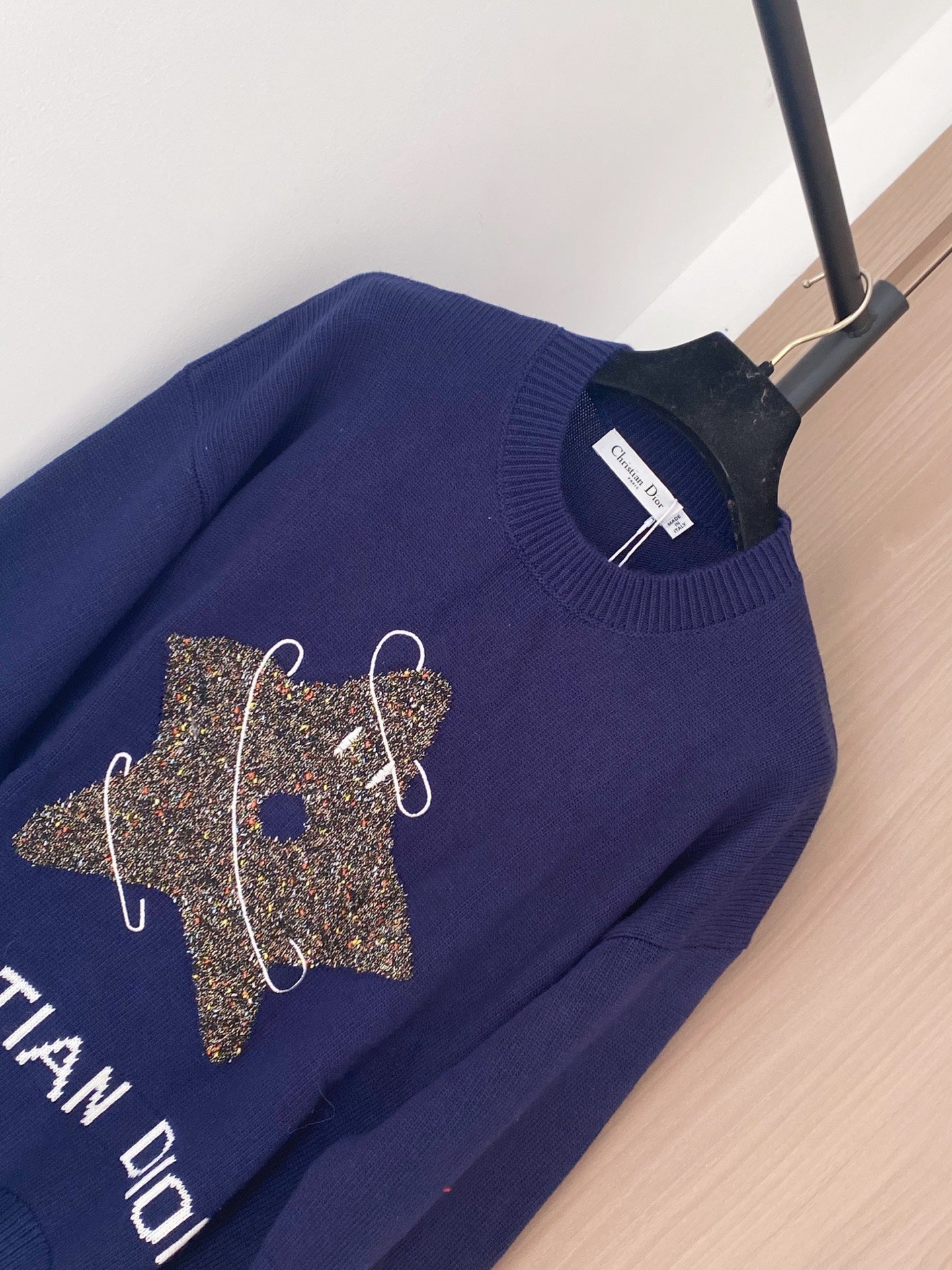 DIOR