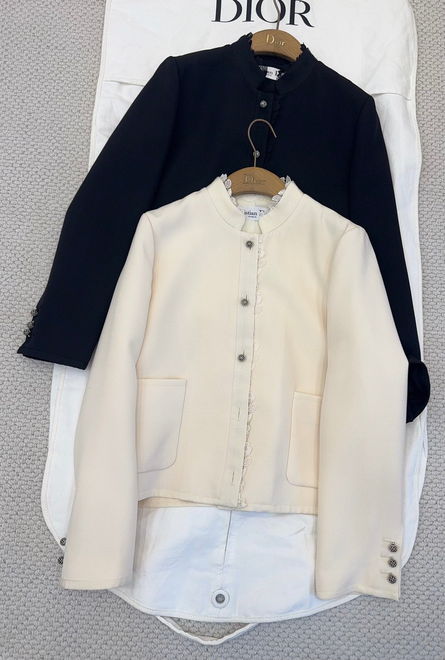 DIOR