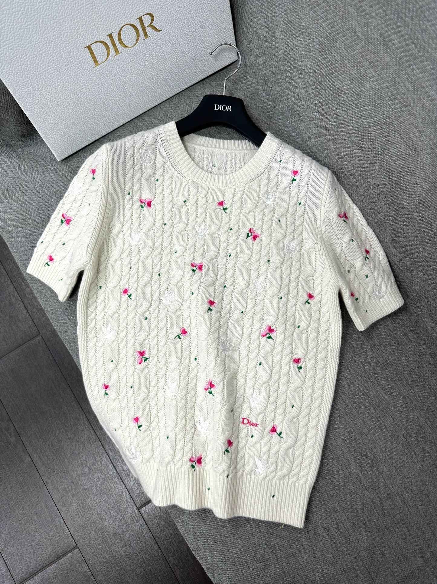 DIOR
