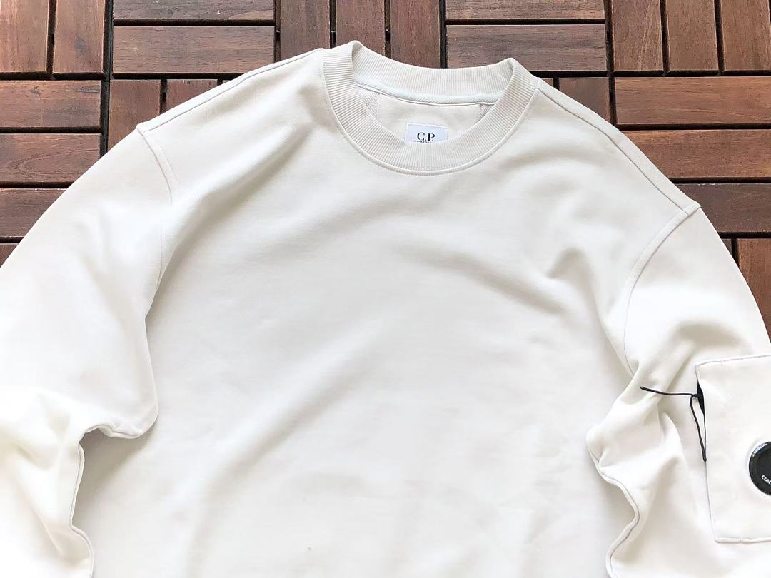 C.P. SWEATER