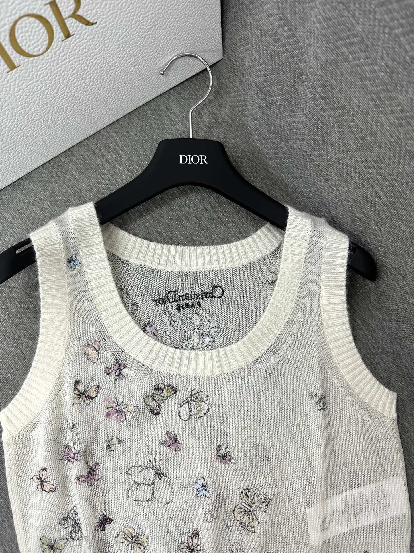 DIOR