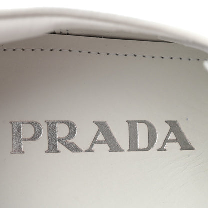 Spazzolato Calzature Donna Triangle Logo 50mm Derby Loafers 38.5 White 38.5 White