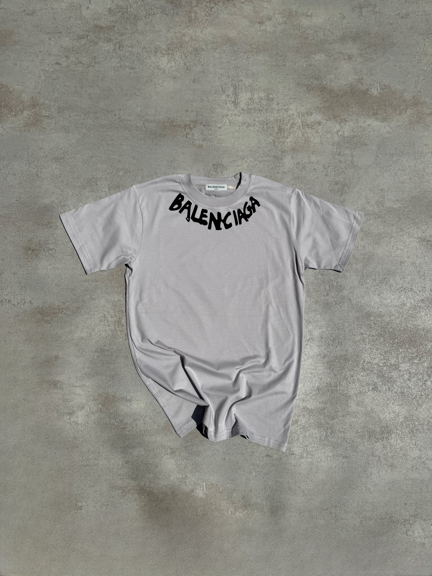 CAMISETA BALENClAGA