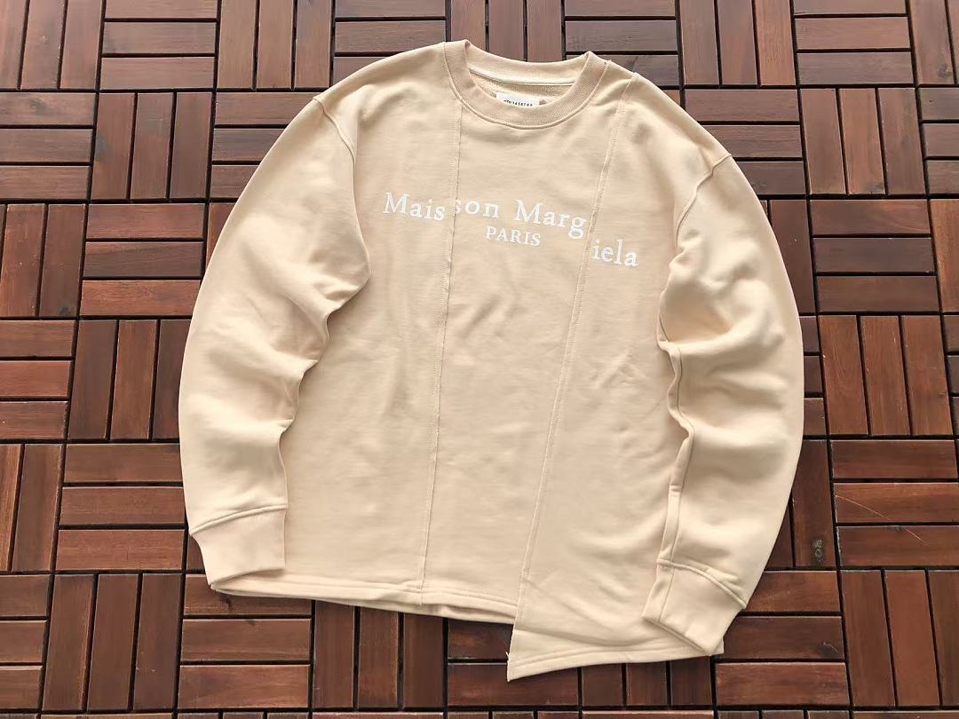 M🔥IS🔥N M🔥R🔥IE🔥A SWEATER