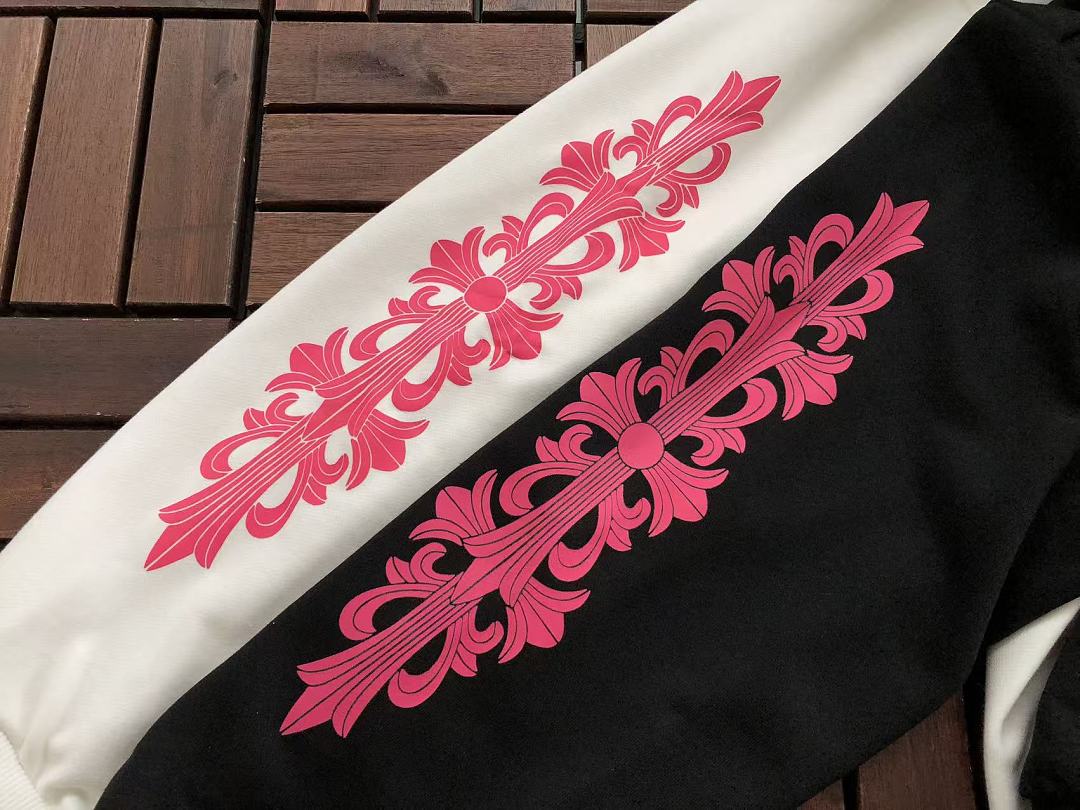 CH🔥OM🔥 HE🔥RTS HOODIE