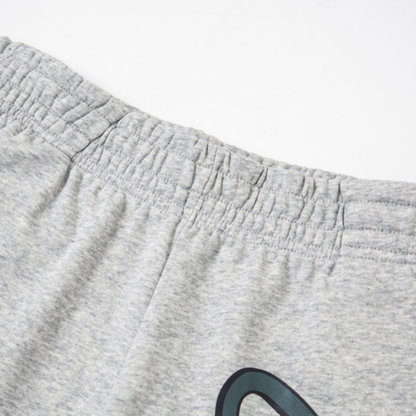 Pantaloncini grigi Rules the World