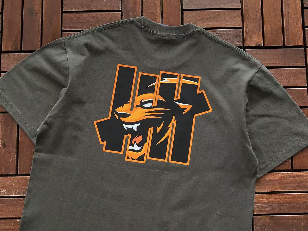 UNDEFEATED T-SHIRT