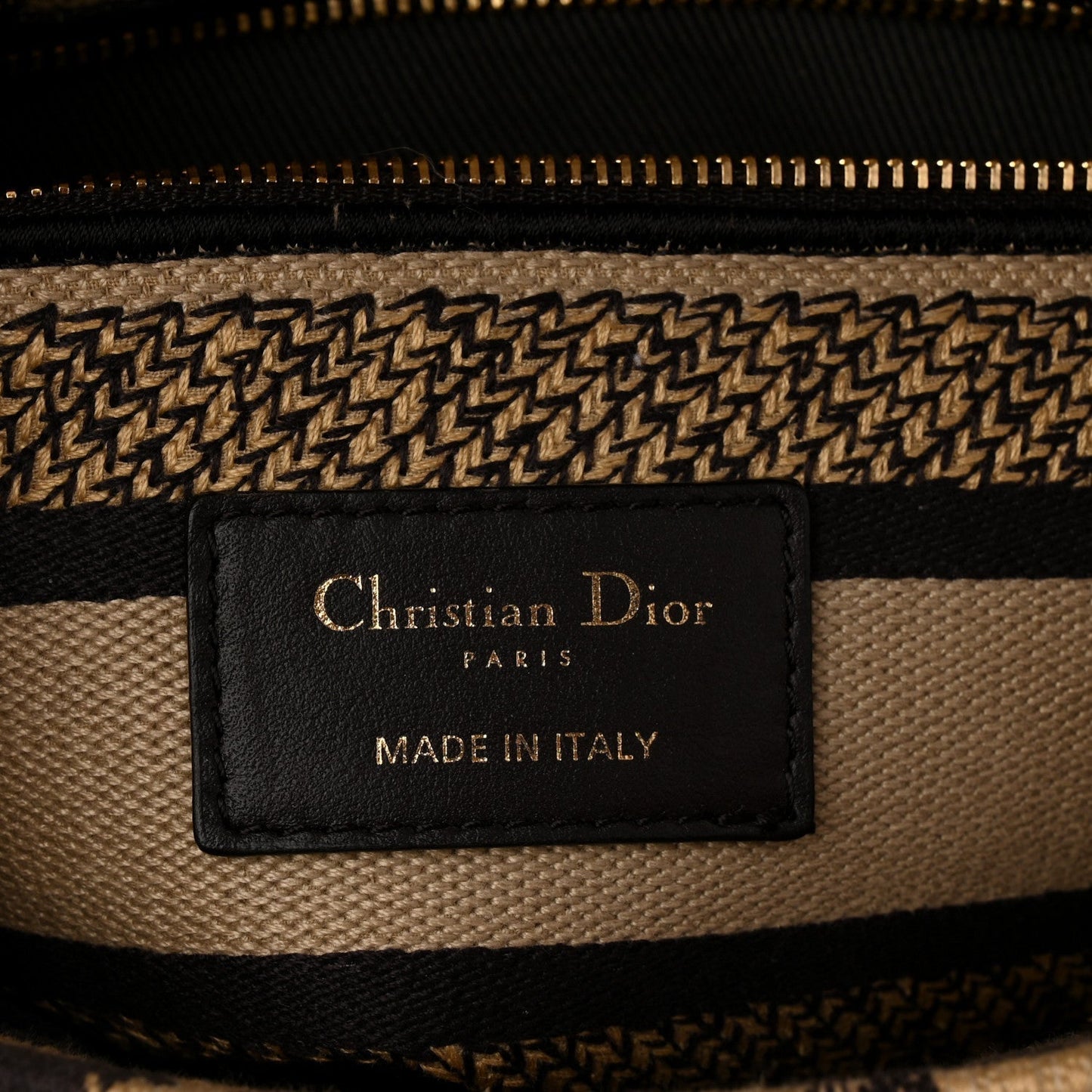 DIOR