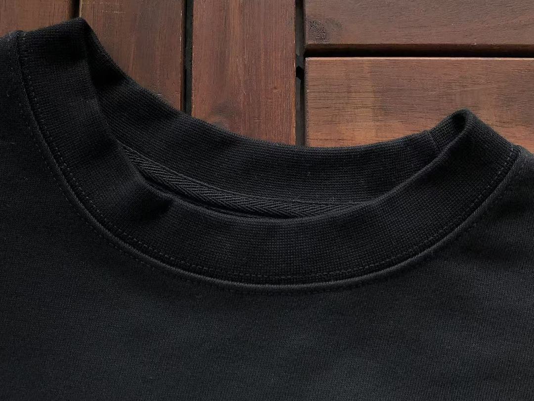 M🔥IS🔥N M🔥R🔥IE🔥A SWEATER