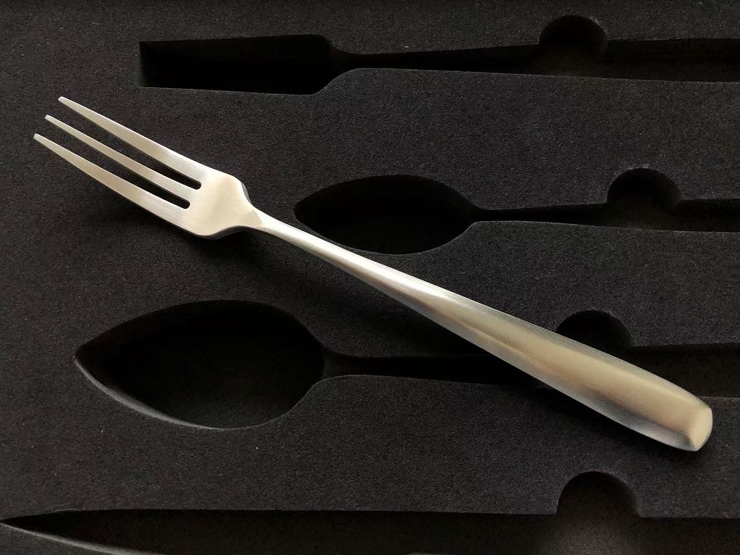 （Food-grade stainless steel material） CUTLERY