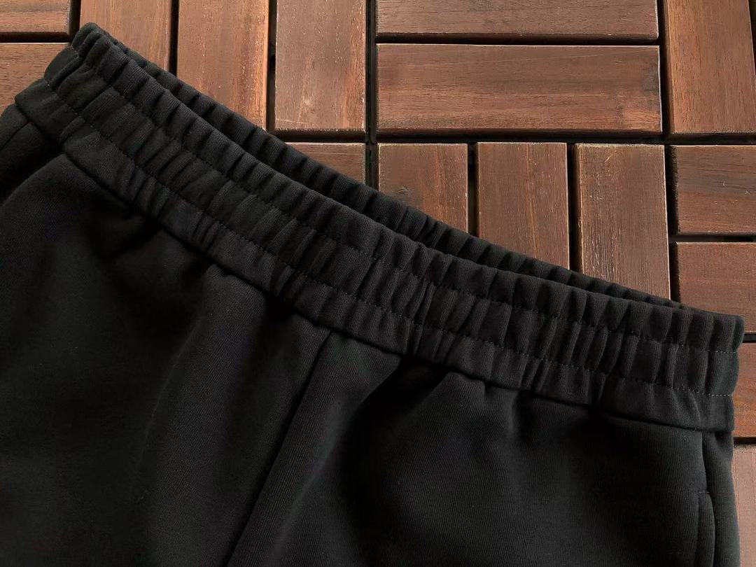 CH🔥OM🔥 HE🔥RTS TROUSERS
