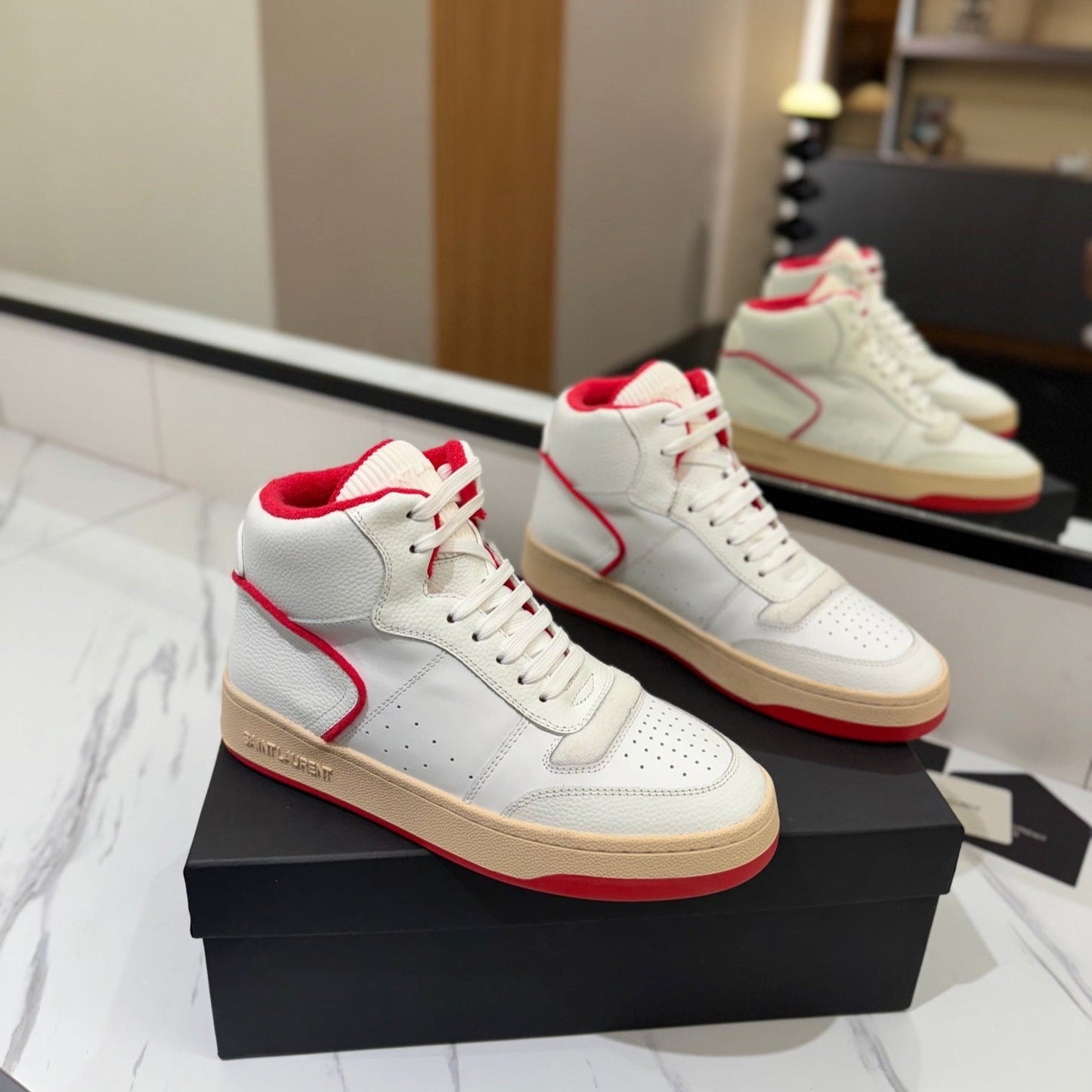 Saint Laurent
