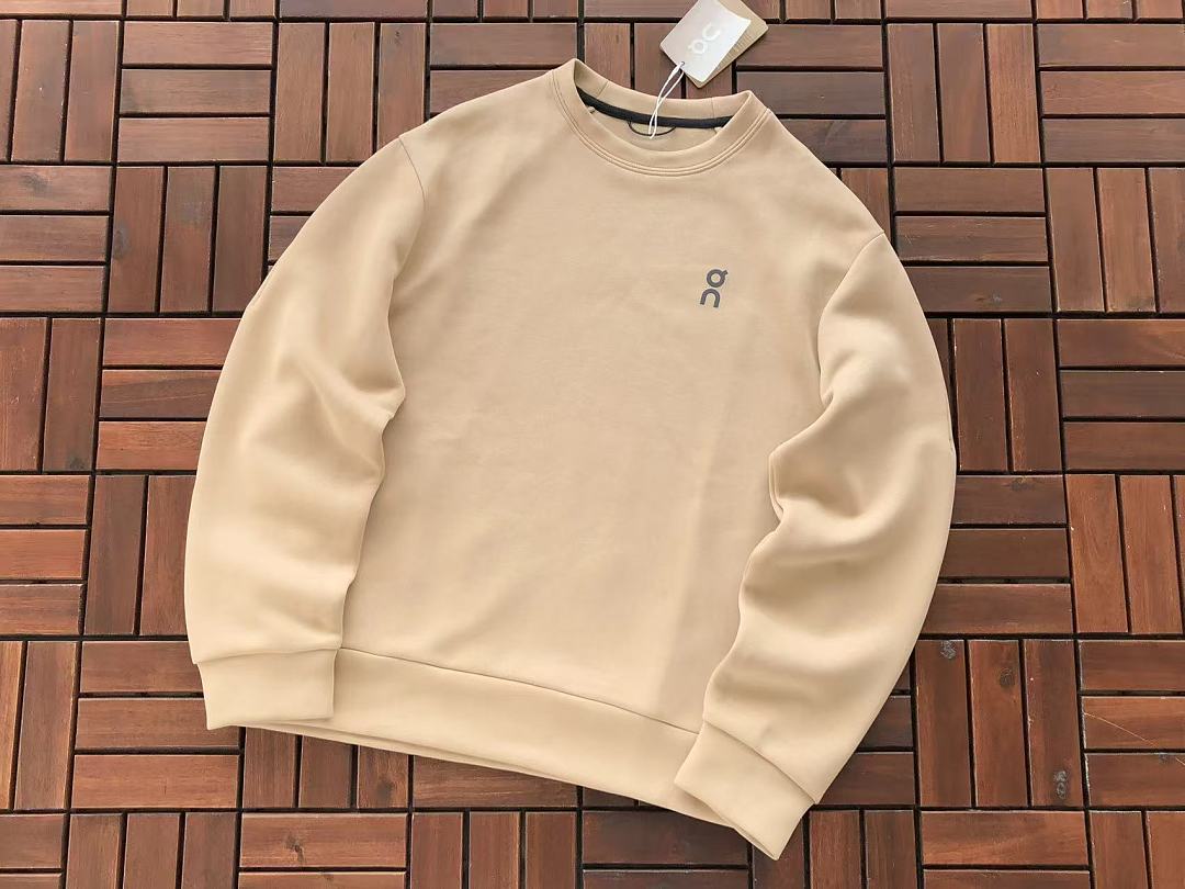 ON RU🔥🔥I🔥G SWEATER