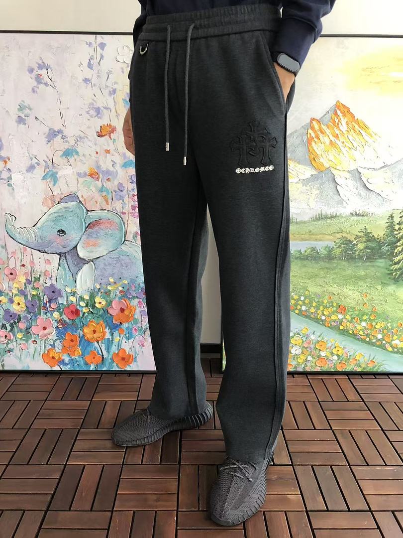 CH🔥OM🔥 HE🔥RTS TROUSERS