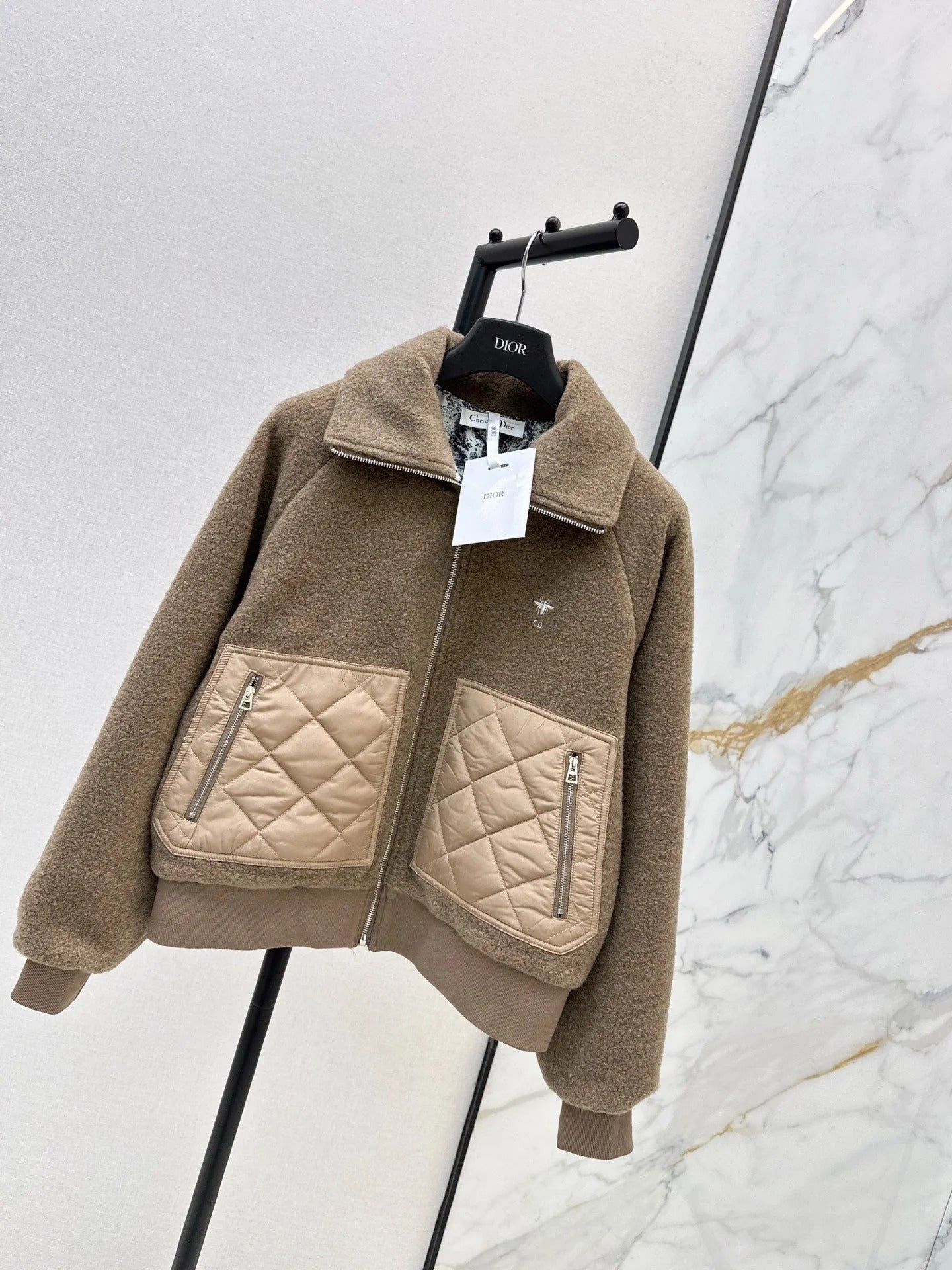 DIOR