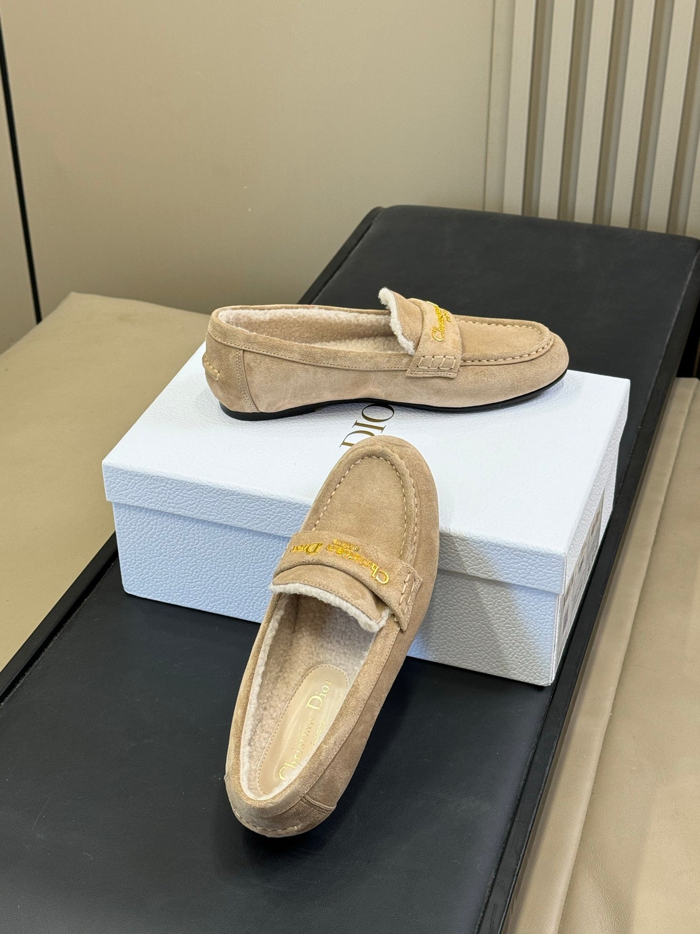 DIOR