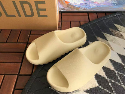 Y🔥🔥ZY & 🔥DI🔥AS SLIPPERS