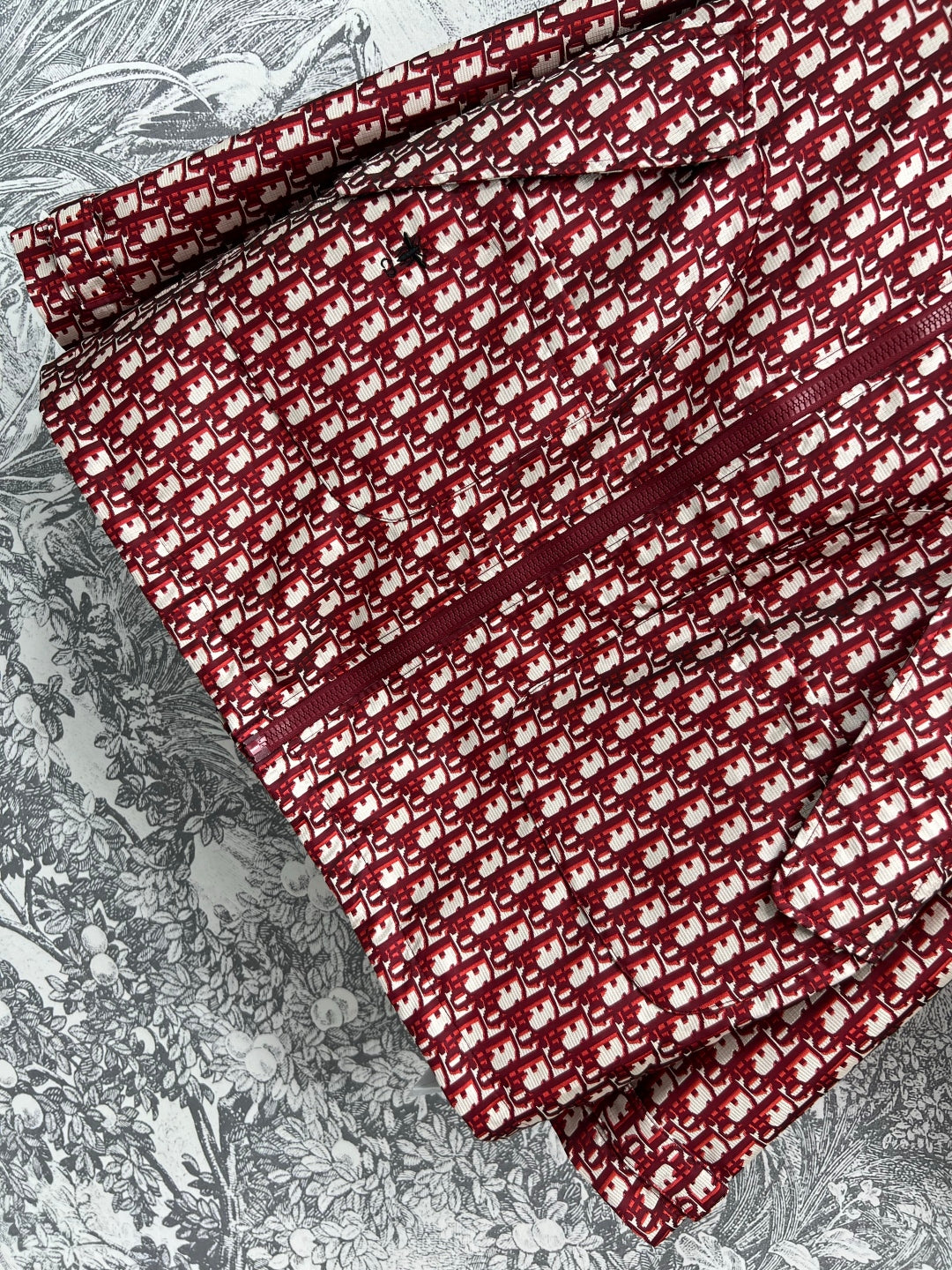 DIOR