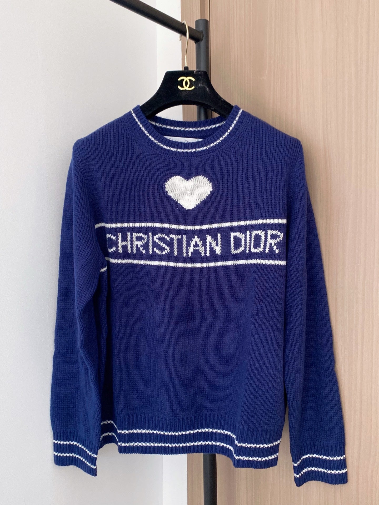 DIOR