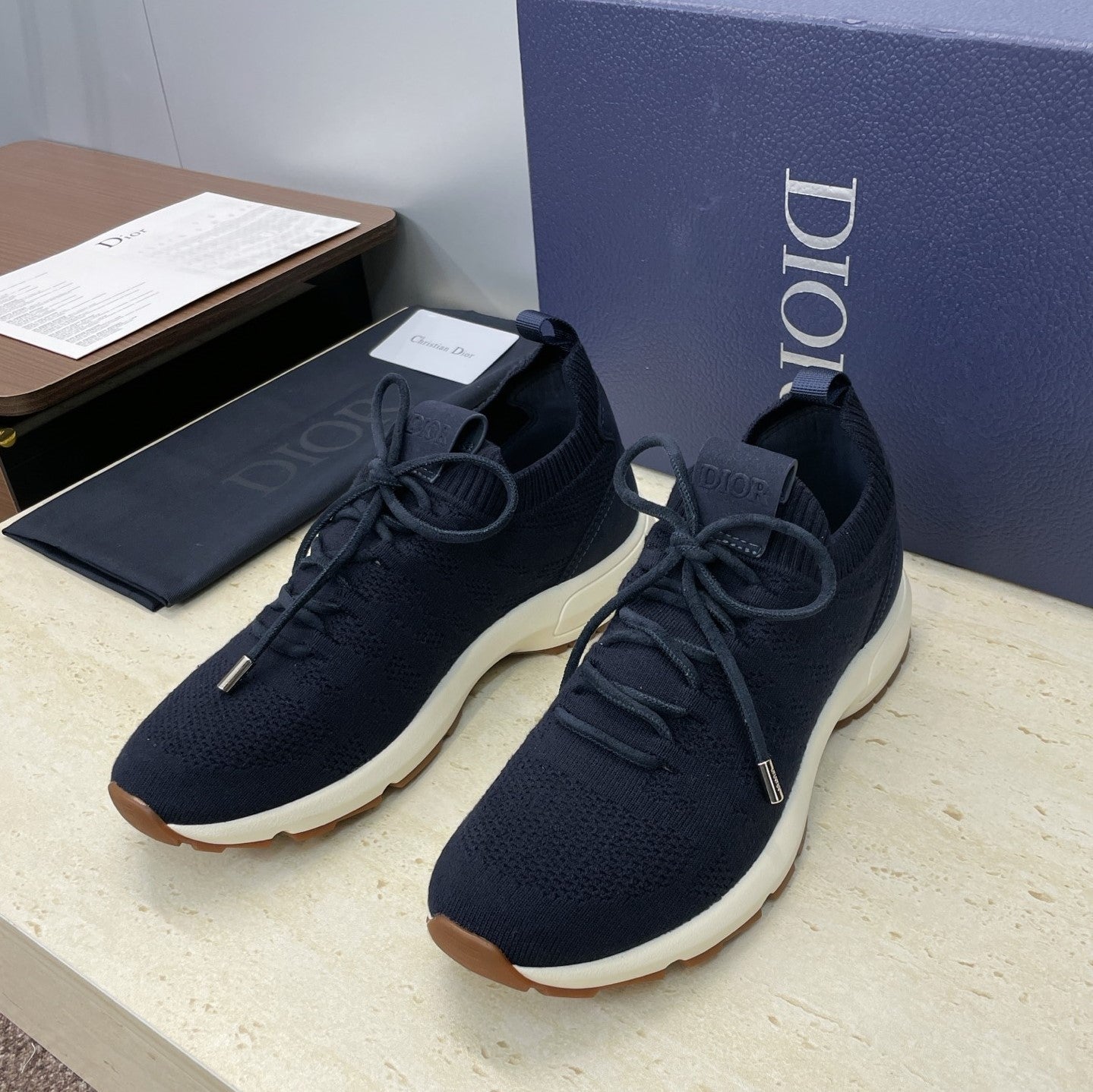 DIOR