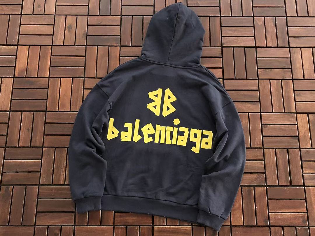 B🔥L🔥🔥🔥IA🔥A HOODIE