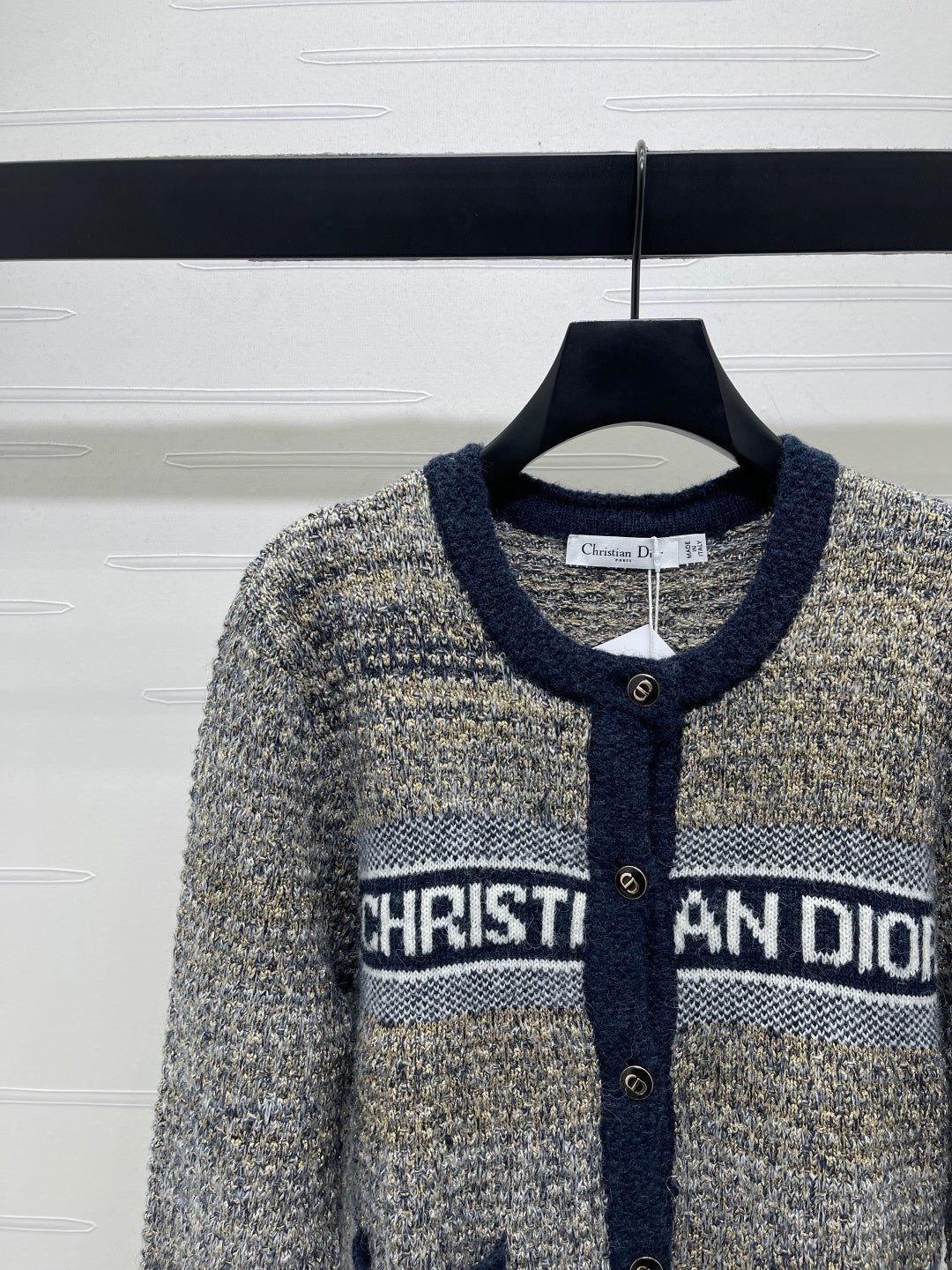 DIOR
