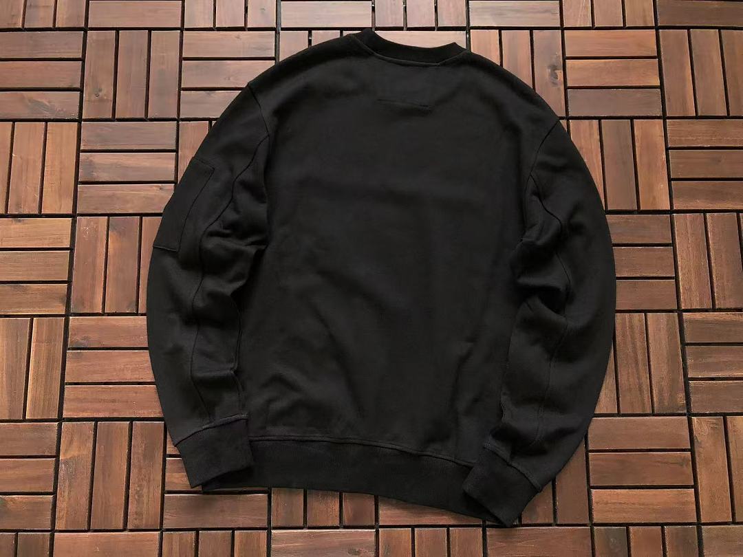 C.P. SWEATER
