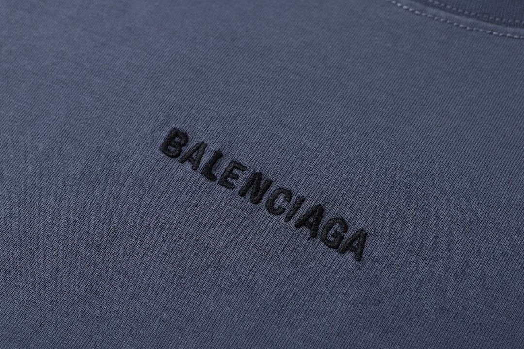 CAMISETA BALENÇIAGA - 11