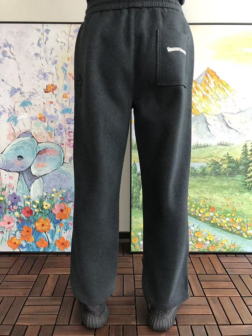 CH🔥OM🔥 HE🔥RTS TROUSERS