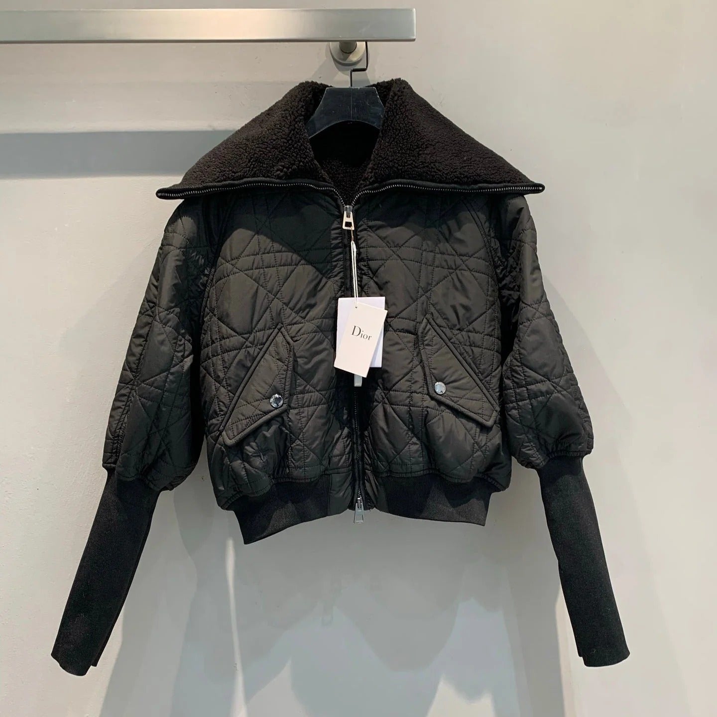 DIOR