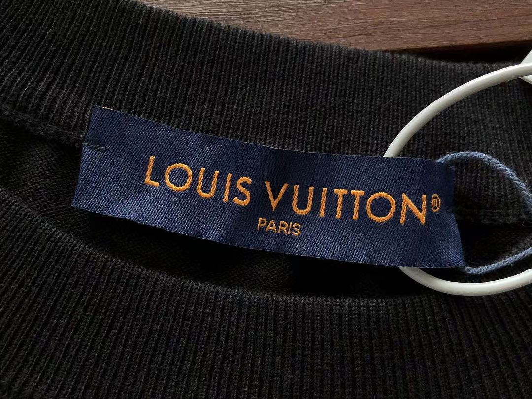 L🔥SWEATER