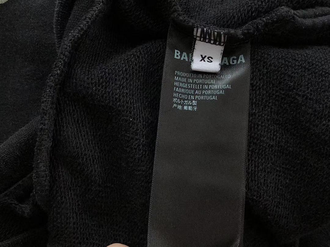 B🔥L🔥🔥🔥IA🔥A HOODIE