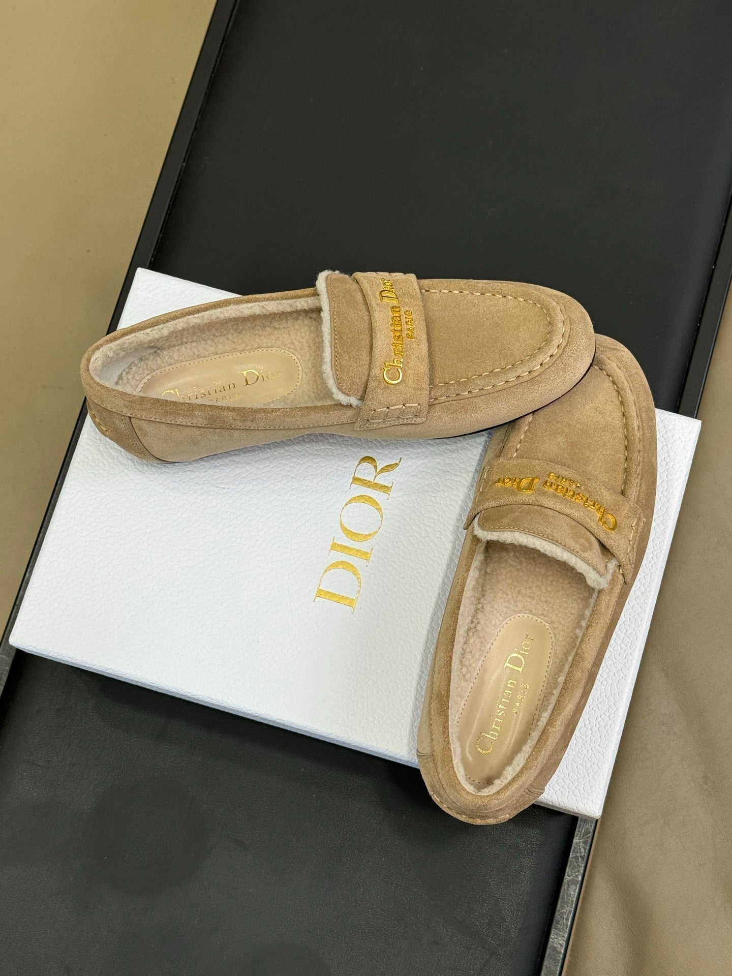 DIOR