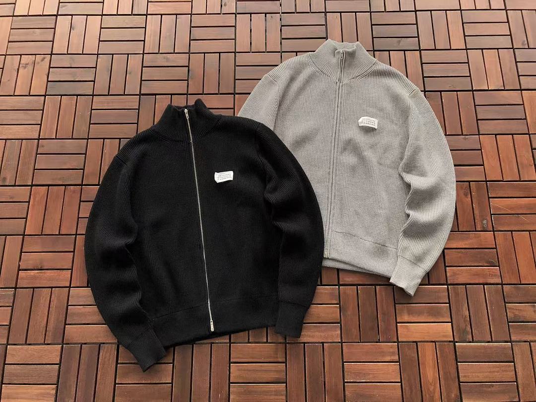 M🔥IS🔥N M🔥R🔥IE🔥A SWEATER