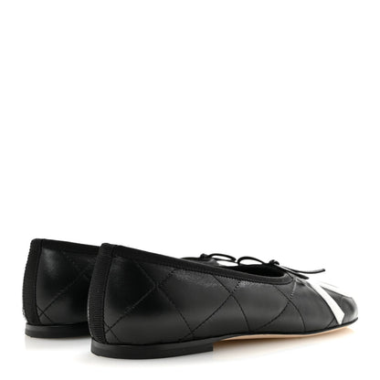 Lambskin Quilted CC Cambon Ballet Flats 36 Black White