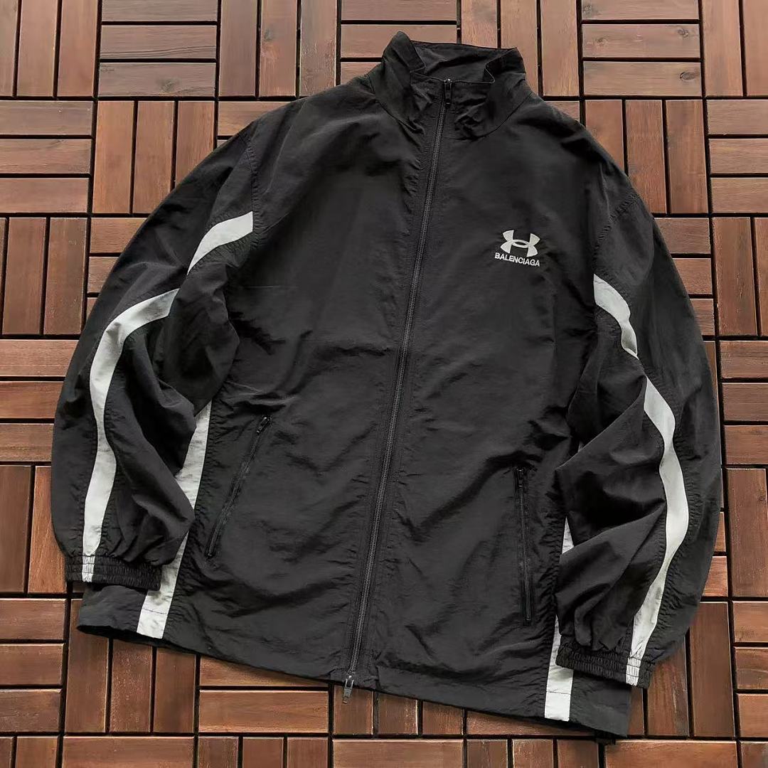 B🔥L🔥🔥🔥IA🔥A & U🔥D🔥R A🔥MO🔥R JACKET