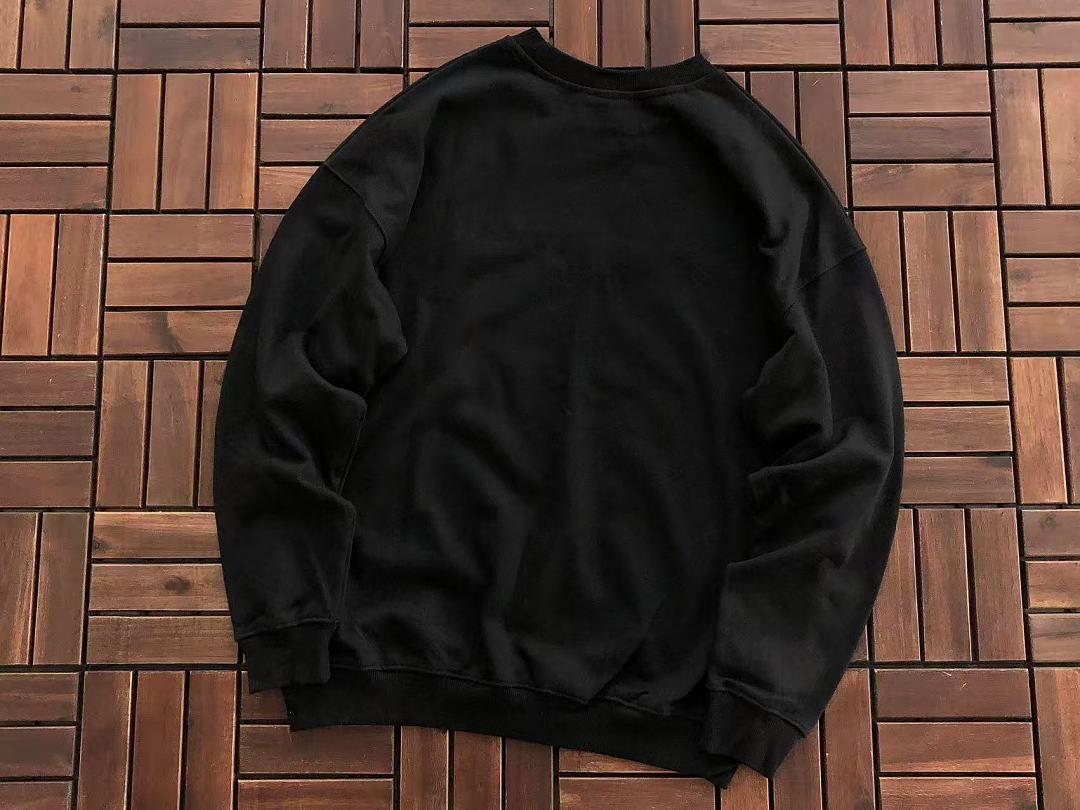 M🔥IS🔥N M🔥R🔥IE🔥A & TOMMY CASH SWEATER