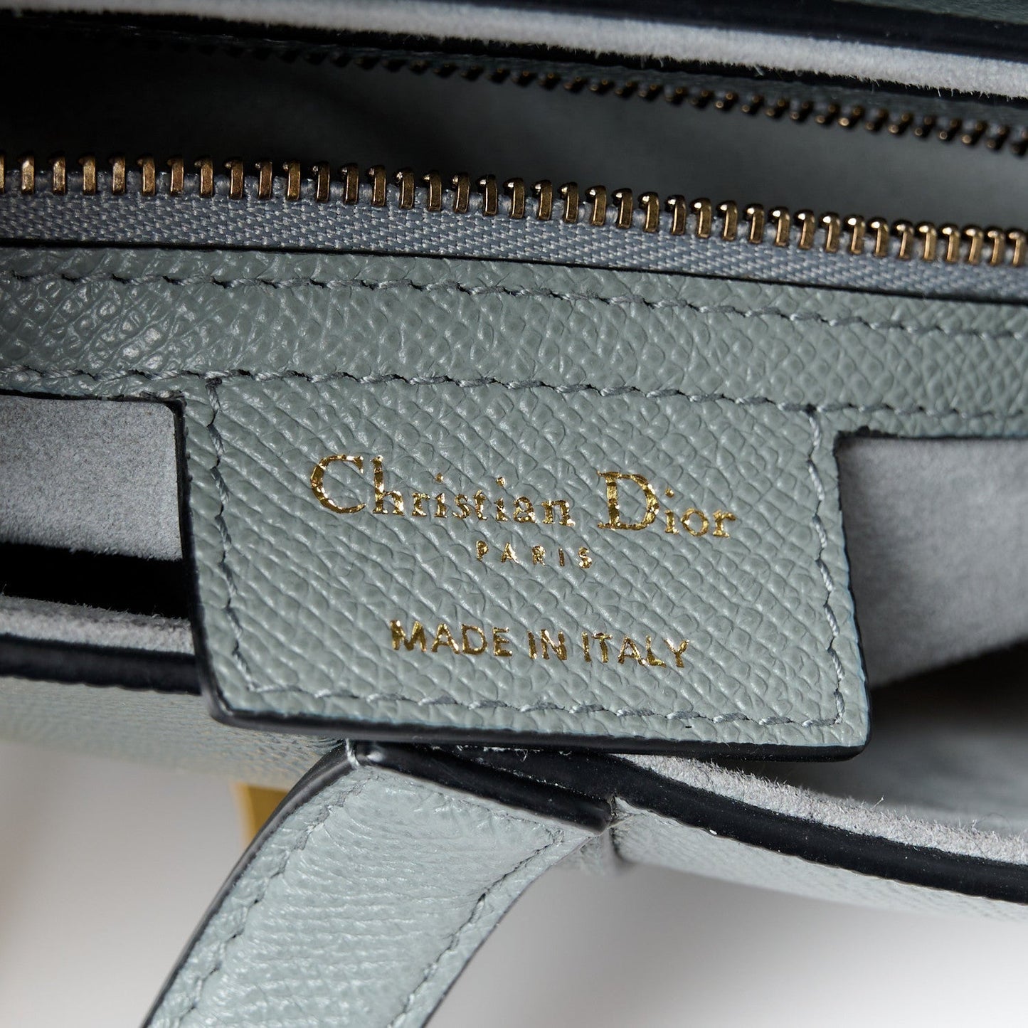 DIOR