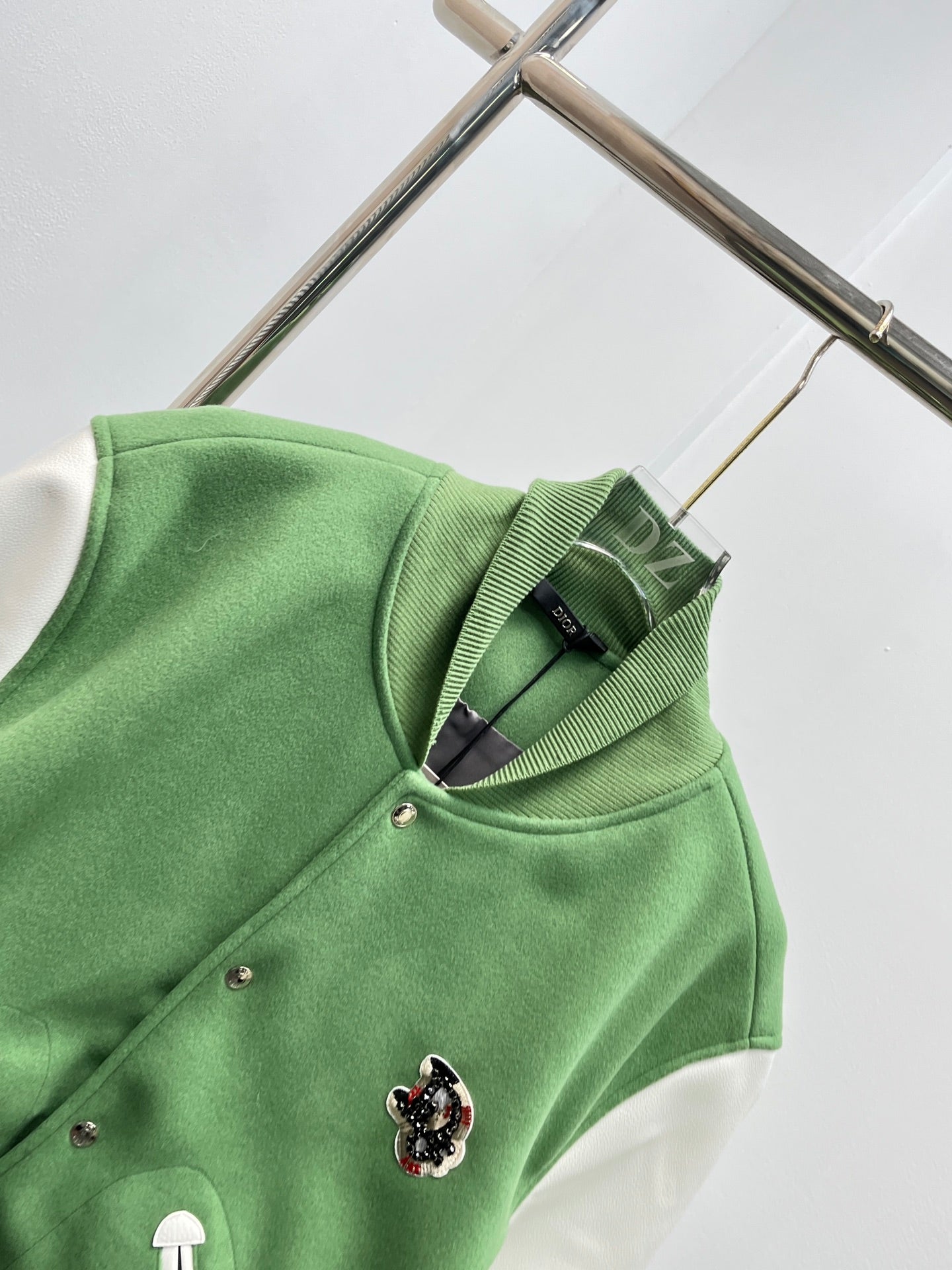 DIOR