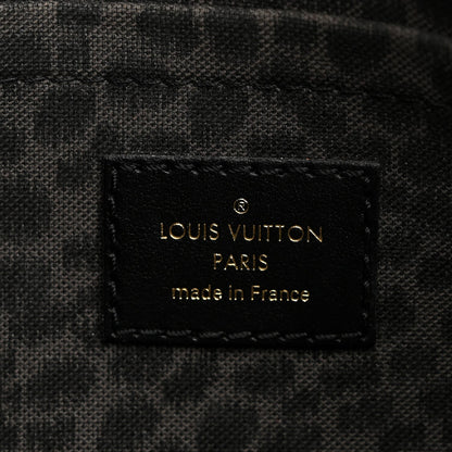 Monogram Giant Wild At Heart Neverfull MM Pochette Black