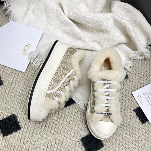 DIOR