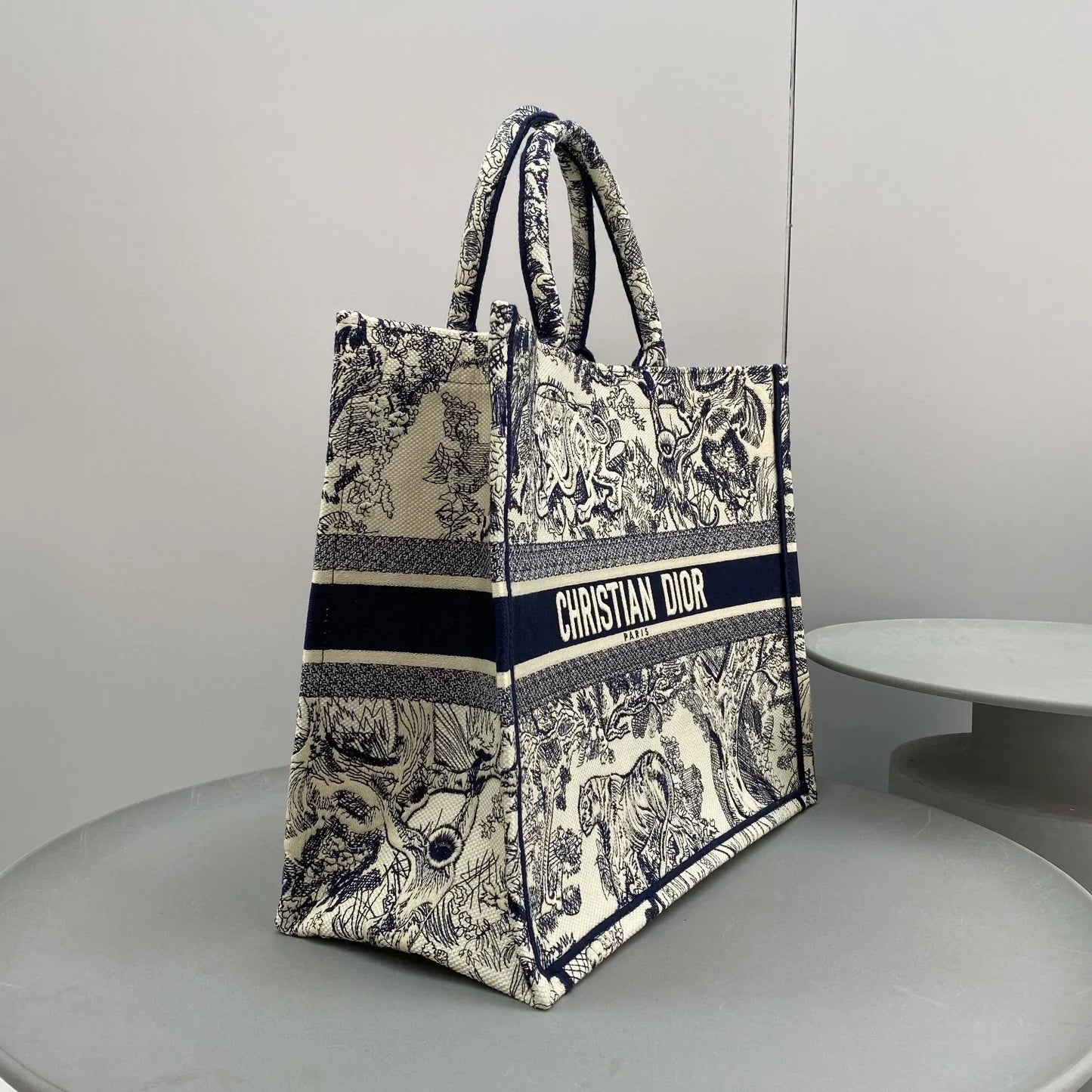 DIOR