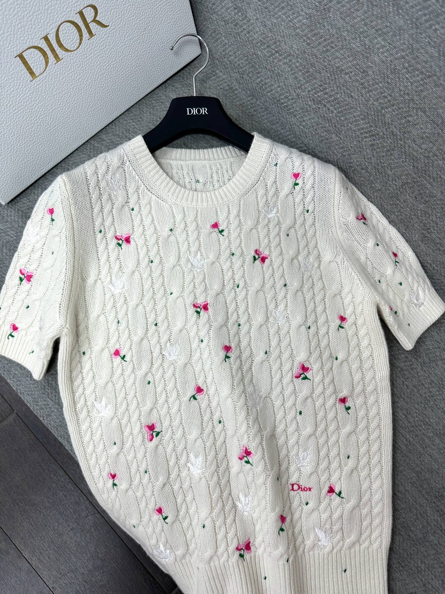 DIOR