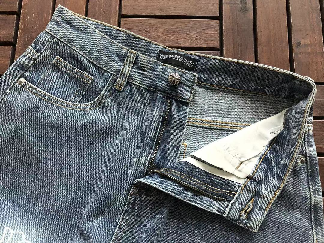 CH🔥OM🔥 HE🔥RTS JEANS