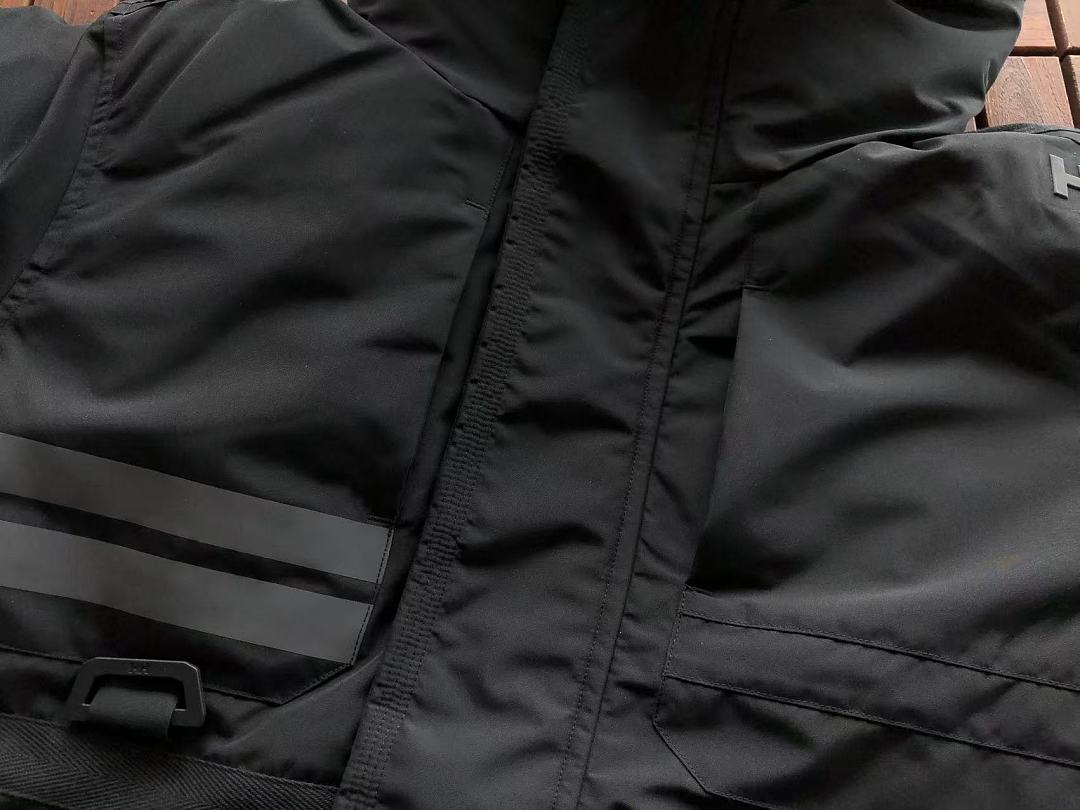 HELLY HANSEN DOWN JACKET