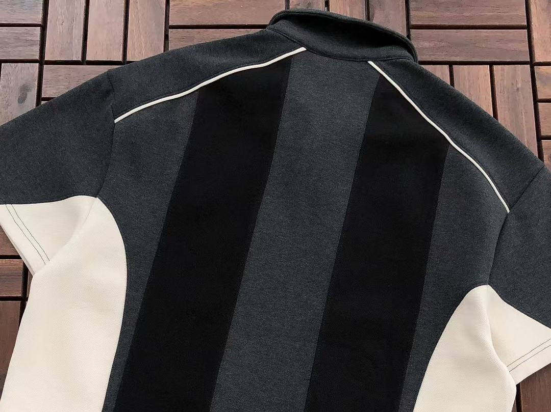 VINTAGE T-SHIRT